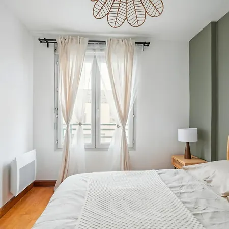 Charming 6-person Pied-a-terre In Cuire Apartment *