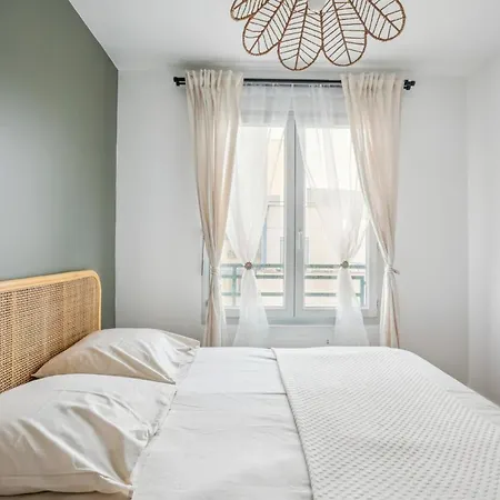 Apartment Charming 6-person Pied-a-terre In Cuire *