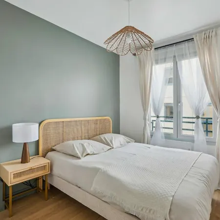 Charming 6-person Pied-a-terre In Cuire Apartment *