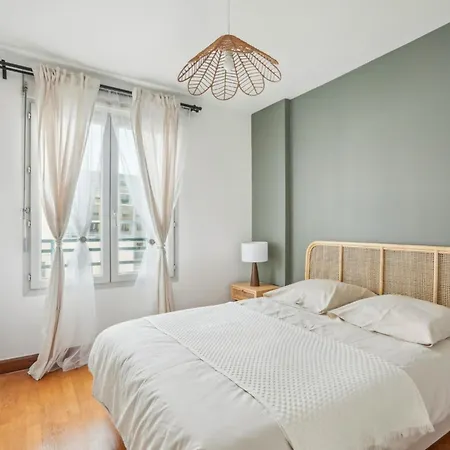 Charming 6-person Pied-a-terre In Cuire Apartment