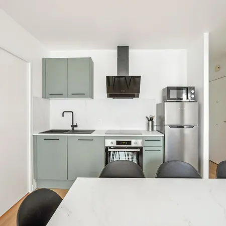 Charming 6-person Pied-a-terre In Cuire