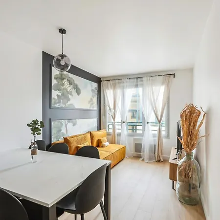 Charming 6-person Pied-a-terre In Cuire Apartment