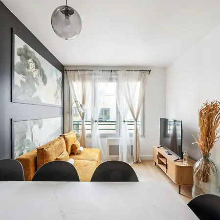 Charming 6-person Pied-a-terre In Cuire Caluire-et-Cuire