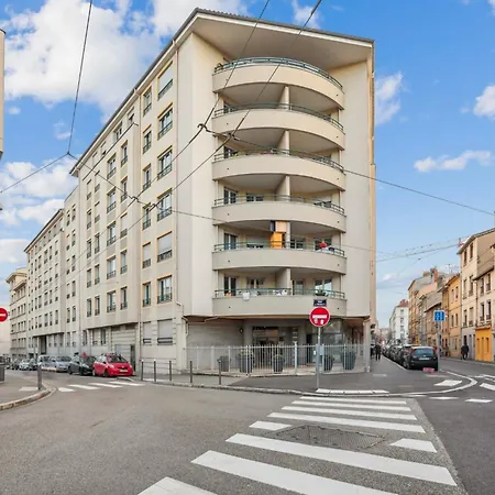 Apartment Charming 6-person Pied-a-terre In Cuire *
